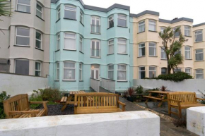Pass the Keys Hafan Stylish 2 bedroom Sea view apartment